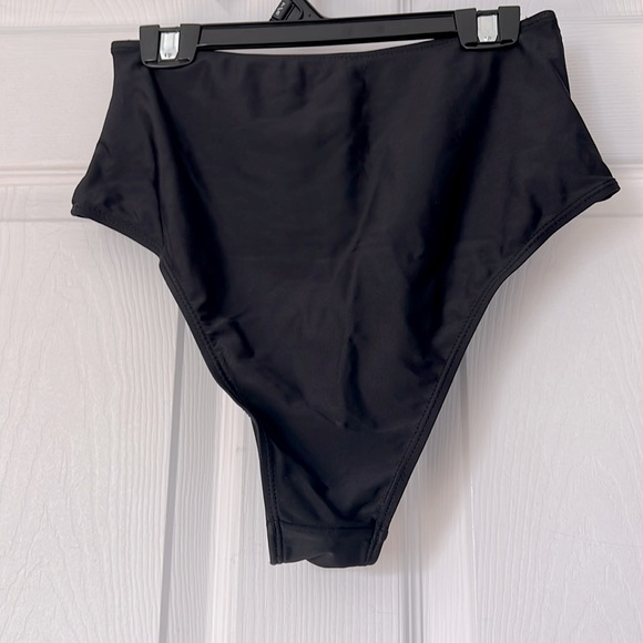 Shein Black & Floral 2 Pcs Set Bikini Size S! - Picture 3 of 7